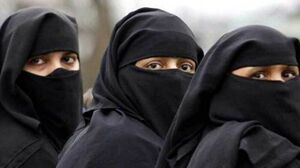 DEL muslim women.jpg