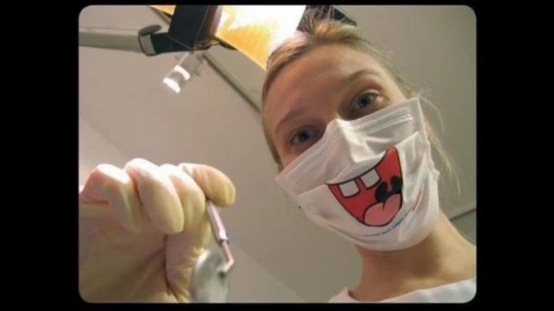 File:DentistwithaSpongeBobmask.png
